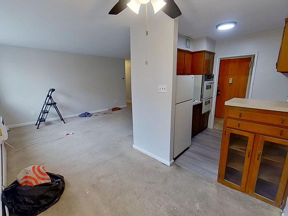 5th image of 2125 Glendale Ave #117