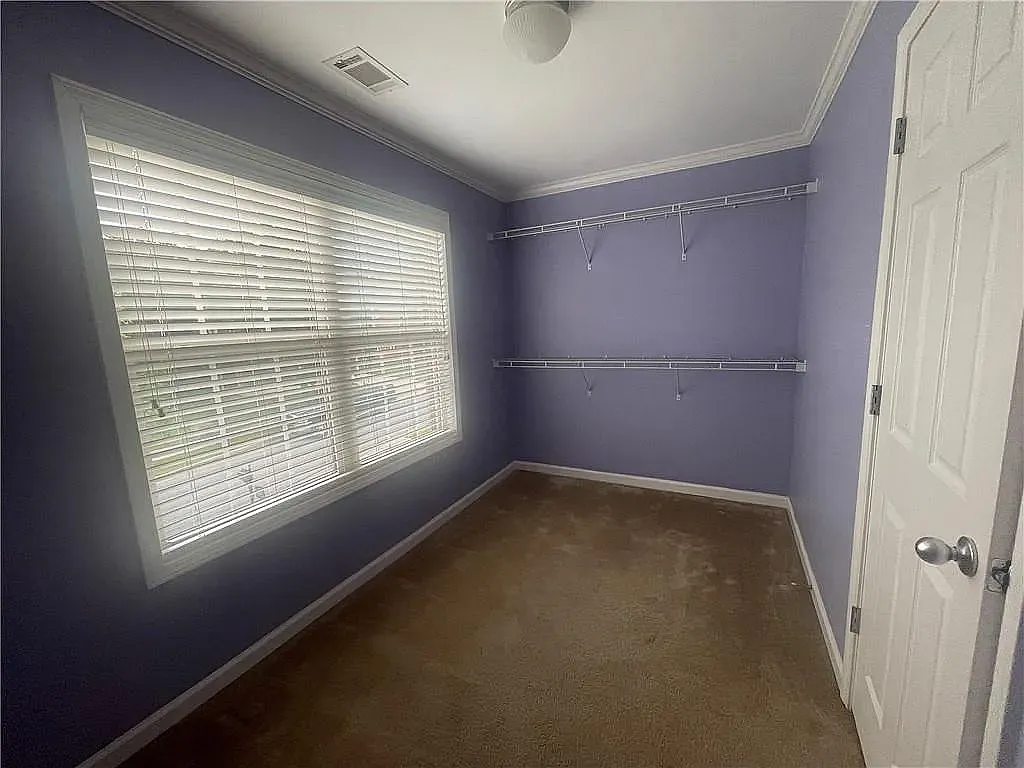 4 bed, 2604 sqft, $2,400 — Photo 3