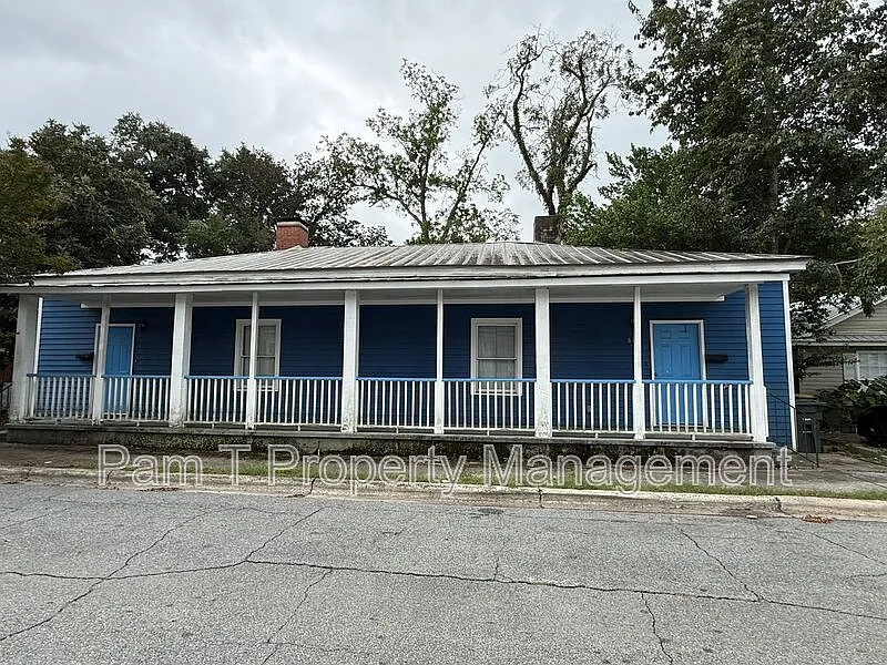 2 bed, 1.0 bath, 1100 sqft, $1,455 — Photo 2