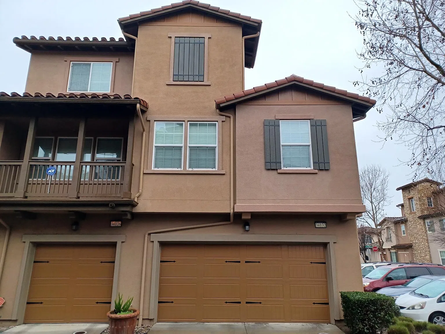 3 bed, 3.5 bath, 1481 sqft, $3,900 — Photo 4