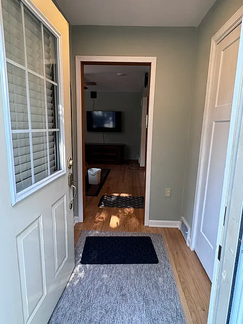 2 bed, 1100 sqft, $2,200 — Photo 4