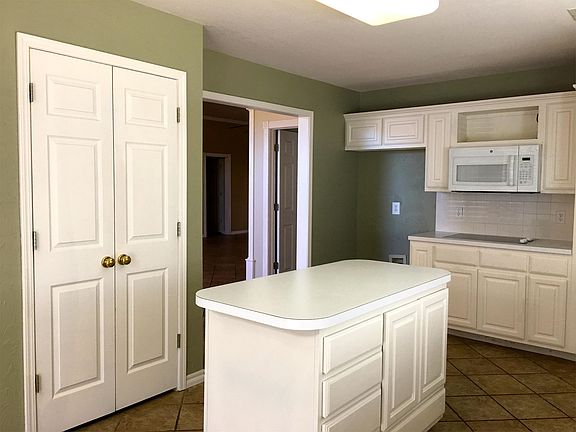 5th image of 1501 NW 179th Ter