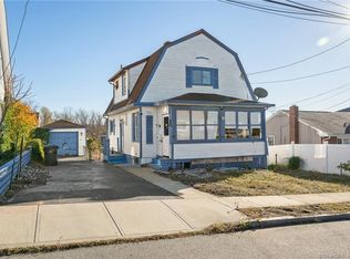 46 Sander St, New London, CT 06320