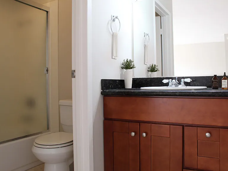 0x1 Bathroom 0x1 Bathroom