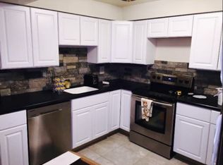 930 Colonial Manor Rd, Irwin, PA 15642