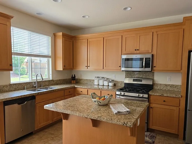 109 Bradley Ct — Photo 6