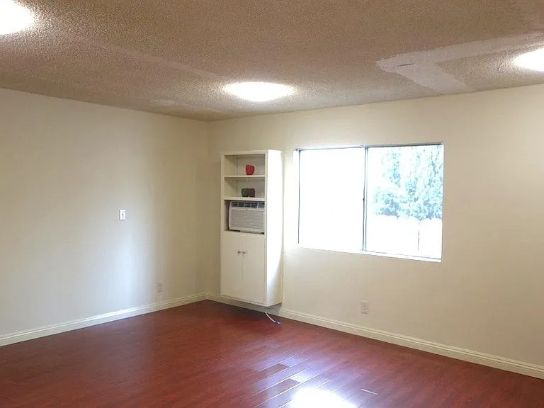 4375 York Blvd #221 — Photo 11