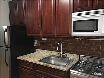 Rented by R New York