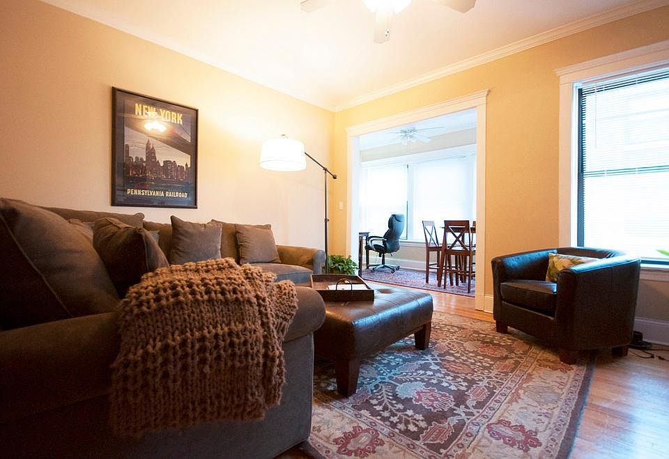 1st image of 1578 Oak Ave APT 1