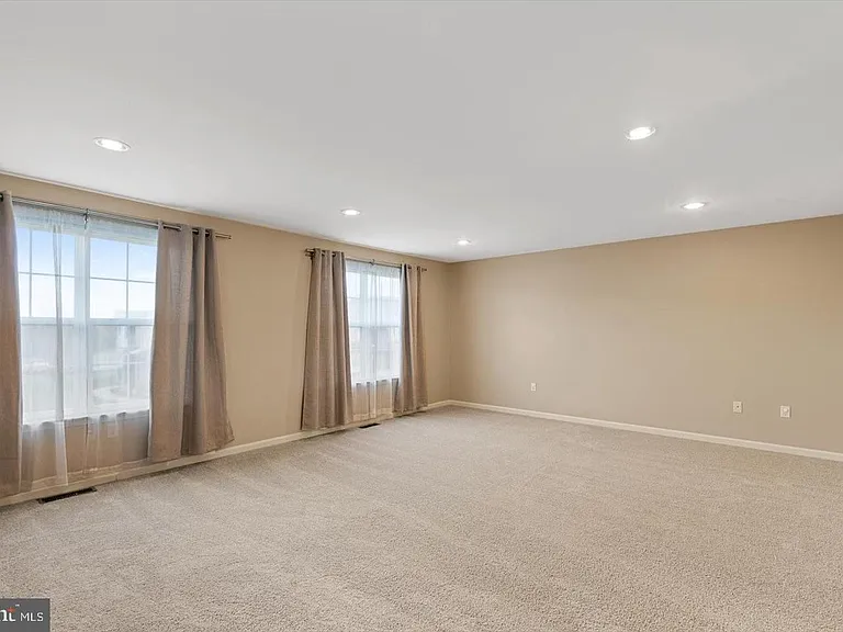 233 Thrush Dr — Photo 15