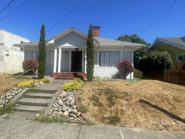 862 Ferguson Ave, Coos Bay, OR 97420