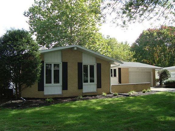 2nd image of 1732 Canterbury Dr