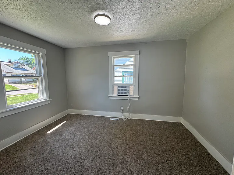 6309 N 33rd Ave — Photo 9