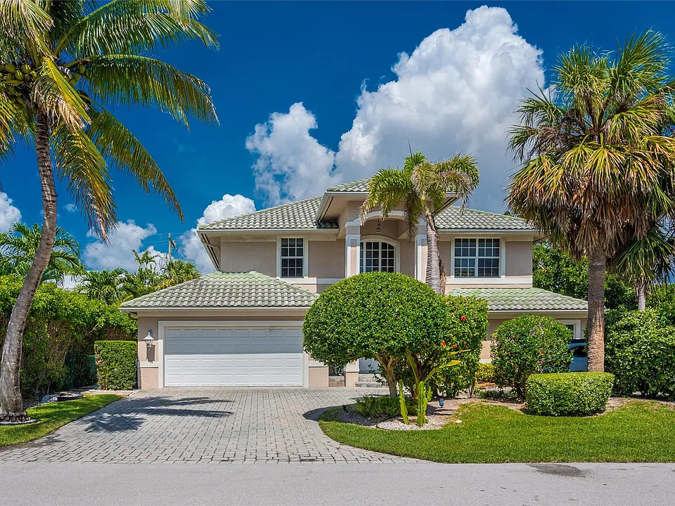 2999 Banyan Rd
