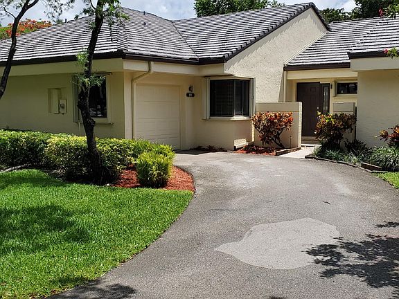 5th image of 372 NW 95th Ave