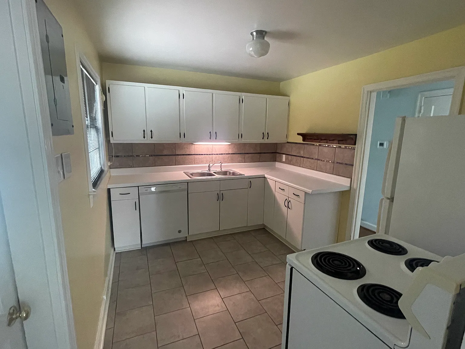 3 bed, 1557 sqft, $1,790 — Photo 3