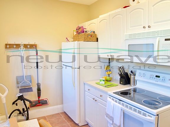 4th image of 1109 Boylston St APT 12A