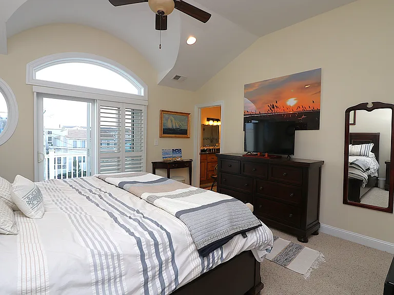 9505 Monmouth Ave #B — Photo 27