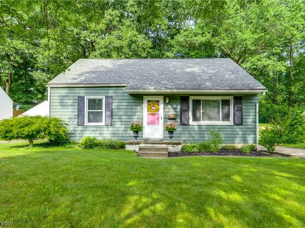 620 Woodside Dr, Kent, OH 44240