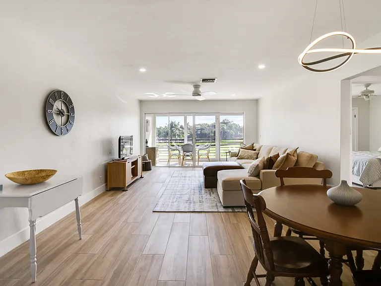 755 Saturn St #D202 — Photo 5