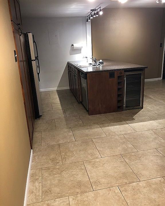 1st image of 700 N Washington St APT 103