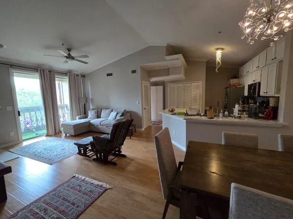 2111 Welch St APT B315, Houston, TX 77019