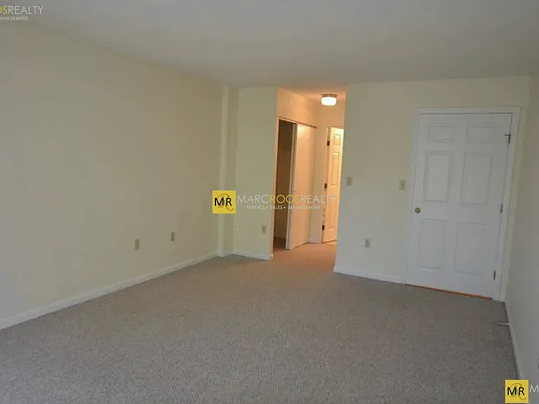 347 Franklin St — Photo 9