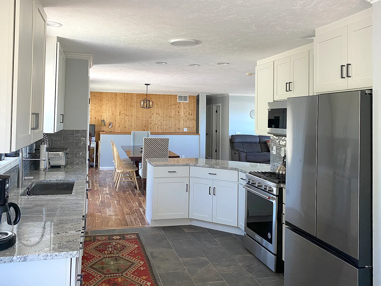 5 bed, 3106 sqft, $2,750 — Photo 3