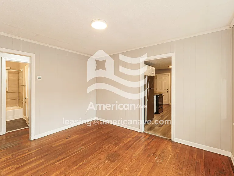 1621962_009_main_bedroom_8.jpg