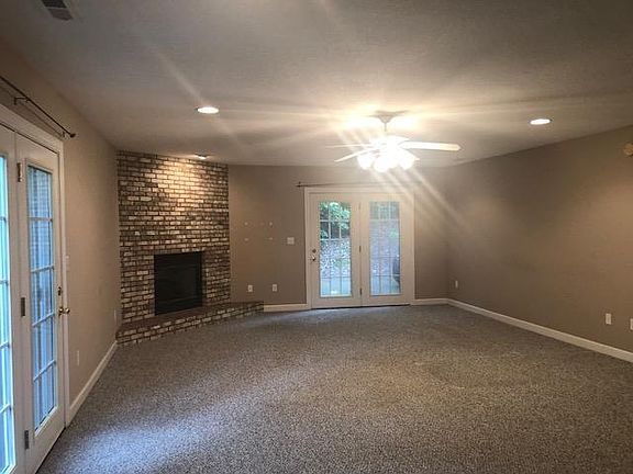 2nd image of 93 Ardis Ln #2