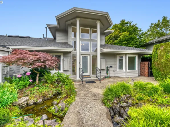 8220 SW Fairway Dr, Wilsonville, OR 97070