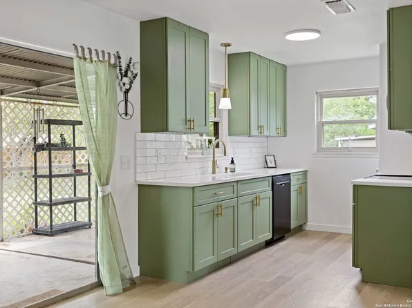 4318 Avenida Prima, San Antonio, TX 78233