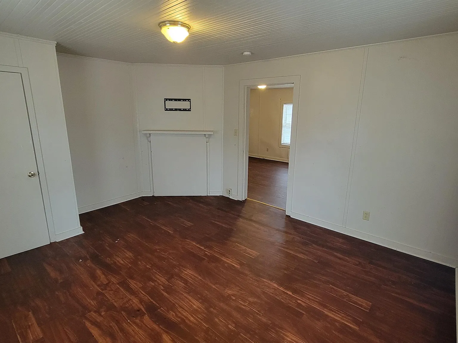 208 N. Hospital St - 1 — Photo 2