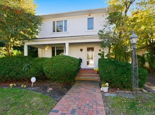 1053 Quentin Place, Woodmere, NY 11598
