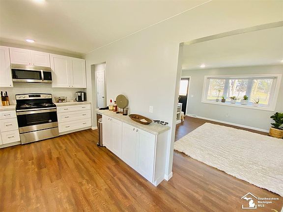 4th image of 7483 Suder Ave
