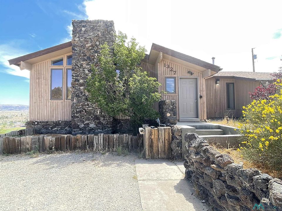 1st image of 1327 Country Club Dr