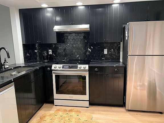 3rd image of 868 Wimbledon Dr