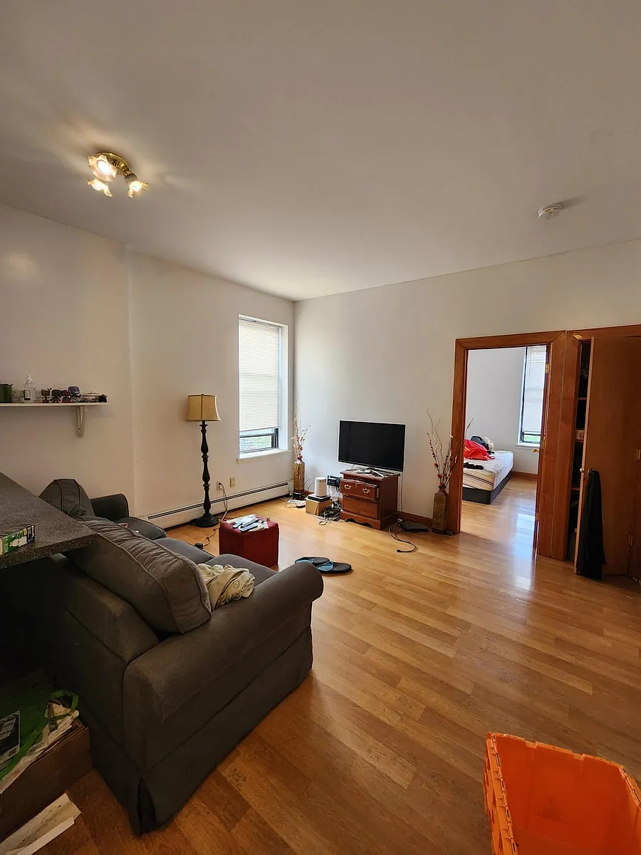 Building Photo - 851 Bergen Ave #3B