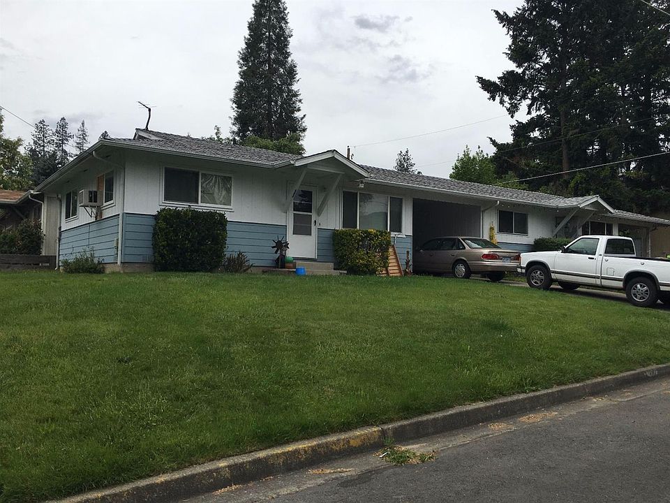 2nd image of 502 SW Elm St