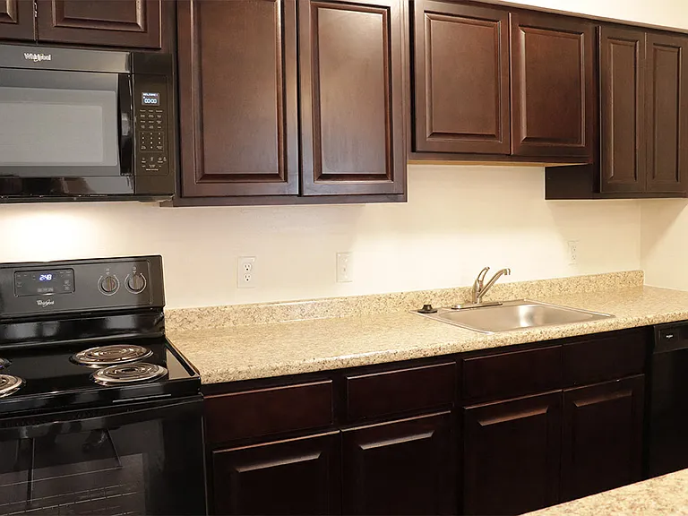 Hamilton Park Apartments — Photo 15