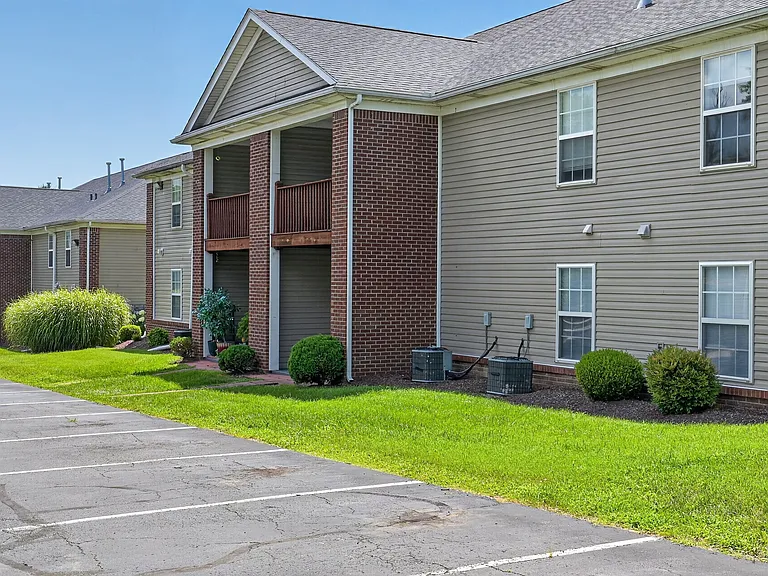 Shelbyville Place — Photo 15