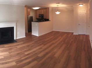 5703 Woodlawn Green Cir APT D, Alexandria, VA 22309