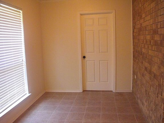 4th image of 4913 Willowhaven Cir