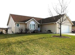 644 Mohr Cir, Waterford, WI 53185