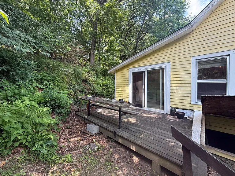 109 Carey Ave — Photo 16