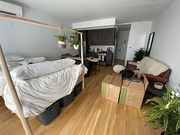 4th image of 564 Saint Johns Pl #721S