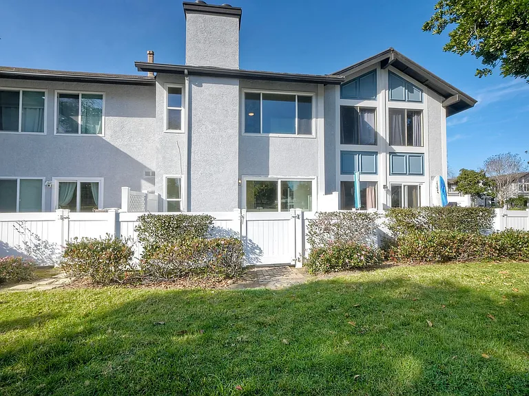 6904 Carnation Dr — Photo 26