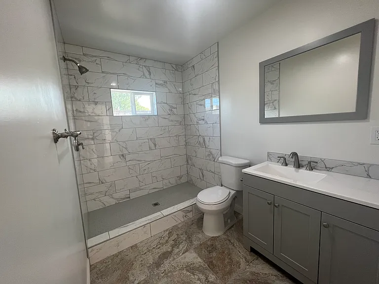 804 W Nectarine Ave #A — Photo 9