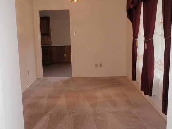 3rd image of 200 Lakewood Dr