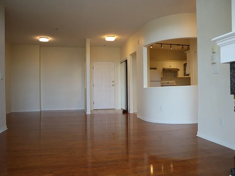 3176 Plateau Blvd — Photo 3
